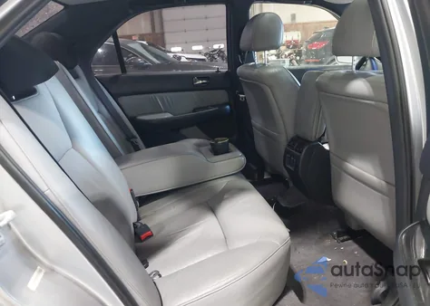 2004 Acura Rl 3.5 z USA, uszkodzony, nr VIN JH4KA96654C007034